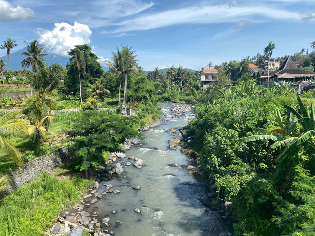 (Sungai Kecil di Desa Ujung Hyang, Kab Karangasem. Sumber: Dokumentasi Pribadi)