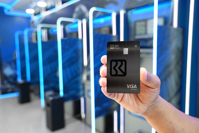 BRI kenalkan desain baru BRI VISA Infinite. Foto: Dok. BRI