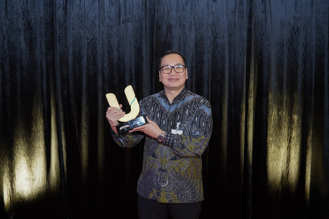 BSI menerima apresiasi dari kumparan Awards berupa Impact Innovation in Sharia Financial Inclusion, Kamis (18/12/2025). Foto: kumparan