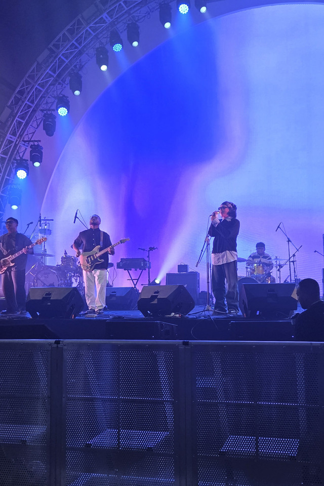 Band Astera saat tampil di salah satu konser musik hype di Jakarta. Foto: Andrian Gilang Khrisnanda/kumparan