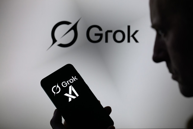 Ilustrasi Grok AI milik Elon Musk. Foto: JRdes/Shutterstock