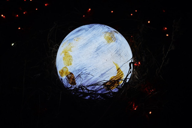 Ilustrasi Bagaimana hubungan antara bumi, bulan, dan matahari. Foto: Unsplash.com/Ness fu