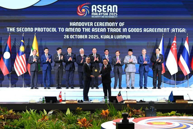 Para pemimpin negara-negara Asia Tenggara, termasuk Presiden Prabowo dalam KTT ASEAN ke-47 di Kuala Lumpur, Malaysia. Sumber: BPMI Setpres/Kris.