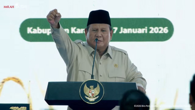 Presiden Prabowo Subianto memberikan sambutan dalam acara panen raya dan pengumuman swasembada pangan di Karawang, Rabu (7/1/2026). Foto: YouTube/ Sekretariat Presiden