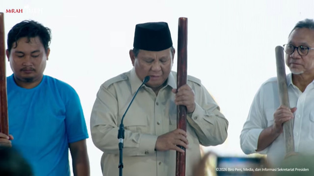 Presiden Prabowo Subianto meresmikan acara panen raya dan pengumuman swasembada pangan di Karawang, Rabu (7/1/2026). Foto: YouTube/ Sekretariat Presiden