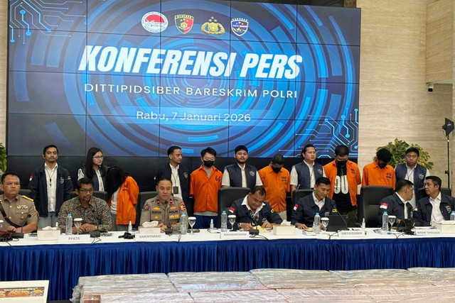 Konferensi pers pengungkapan sindikat website judi online oleh Dirtipidsiber Polri di Mabes Polri, Jakarta, Rabu (7/1/2026). Foto: Abid Raihan/kumparan