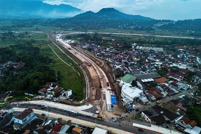 Foto udara proyek pembangunan Jalan Tol Yogyakarta-Bawen Seksi 6 di Bawen, Kabupaten Semarang, Jawa Tengah, Rabu (7/4/2026) Foto: Aprillio Akbar/ANTARA FOTO