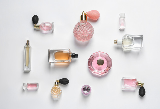 Ilustrasi Perempuan Parfum. Foto: New Africa/Shutterstock