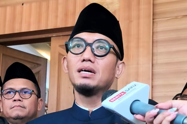 Wakil Menteri Haji dan Umrah Danhil Anzar Simanjuntak saat Penutupan ToT PPIH Arab Saudi di Gedung Serbaguna 1 Asrama Haji Pondok Gede, Jakarta Timur, Kamis (8/1/2026). Foto: Jeni Ritanti/kumparan