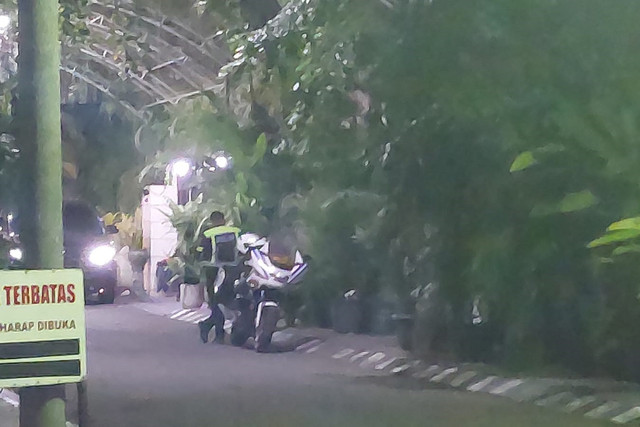 Suasana saat Eggi Sudjana temui Presiden ke-7 RI Joko Widodo di Solo, Kamis (8/1/2026). Foto: kumparan