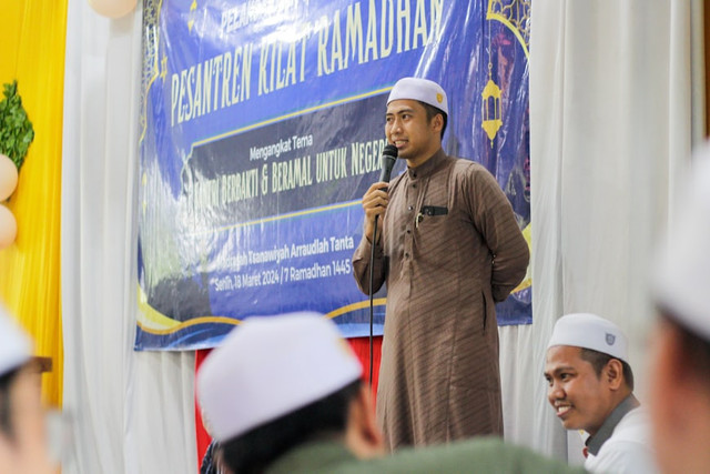 ILustrasi Sambutan ketua panitia Isra Miraj. Foto: Unsplash/Azmi hidayat