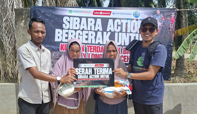 Lion Parcel salurkan lebih dari 10 ton bantuan logistik ke Sumatera. Foto: Lion Parcel
