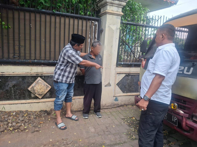 Pedagang takoyaki berinisial MI (52) yang melecehkan anak di bawah umur di Kalideres, Jakarta Barat. Foto: Istimewa