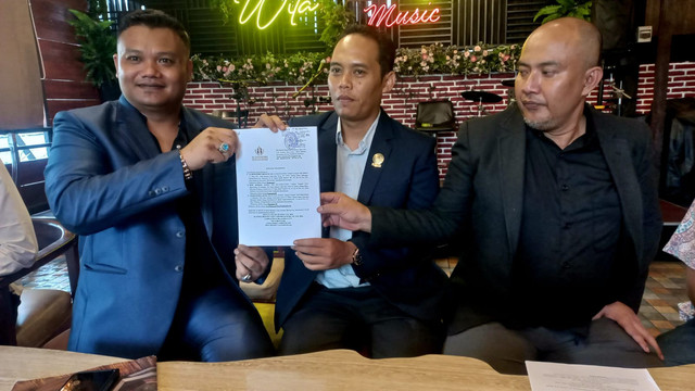 Konferensi pers soal gugatan penelantaran anak yang dilayangkan terhadap Denada. Dok: Istimewa