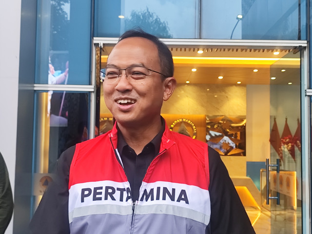Corporate Secretary Pertamina Arya Dwi Paramita dalam konferensi pers pasca bencana Sumatera di kantor Badan Nasional Penanggulangan Bencana (BNPB) di Jakarta, Jumat (9/1/2026). Foto: Widya Islamiati/kumparan