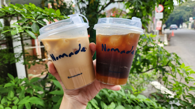 Nomade, coffee truck unik di Pejaten, Jakarta Selatan yang punya java latte nikmat. Foto: Azalia Amadea/kumparan