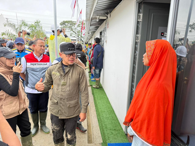 Wamendagri Bima Arya hadiri serah terima 600 unit huntara di Aceh Tamiang. Foto: Dok. Puspen Kemendagri