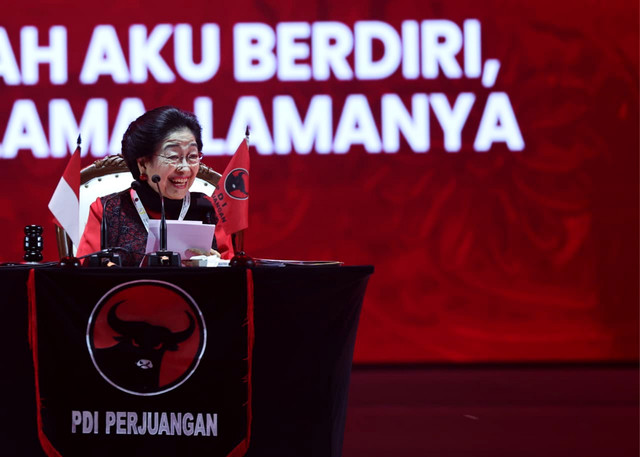 Ketua Umum PDIP, Megawati Soekarnoputri berpidato di acara HUT ke-53 dan Rakernas I PDIP Tahun 2026 di Beach City International Stadium Ancol, Jakarta Utara, Sabtu (10/1/2026). Foto: Dok. PDIP