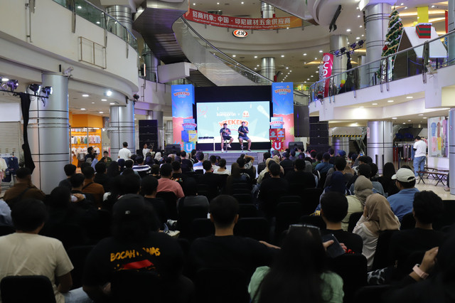 Acara Live Podcast by Podcast Seminggu dan Karaoke by DJ Pindu di Weekend Seru bersama kumparan di WTC Mangga Dua, Jakarta Utara, Sabtu (10/1/2026). Foto: Jamal Ramadhan/kumparan