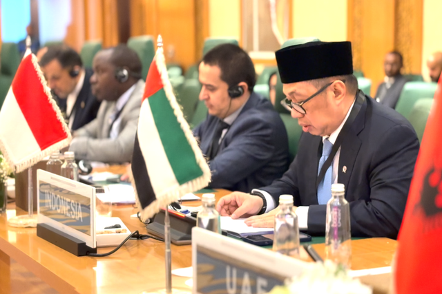 Wakil Menteri Luar Negeri RI Anis Matta menghadiri Organisasi Kerja Sama Islam (OKI) ke-22 di Jeddah, Arab Saudi, Sabtu (10/1/2026). Foto: Kemlu RI