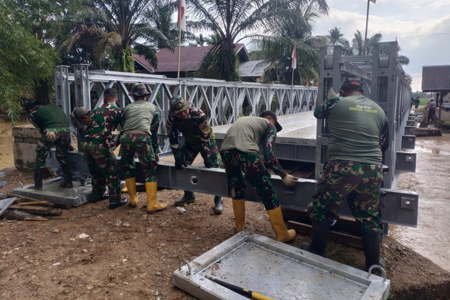 Progres pembangunan jembatan bailey di Provinsi Aceh. Foto: Bakom RI