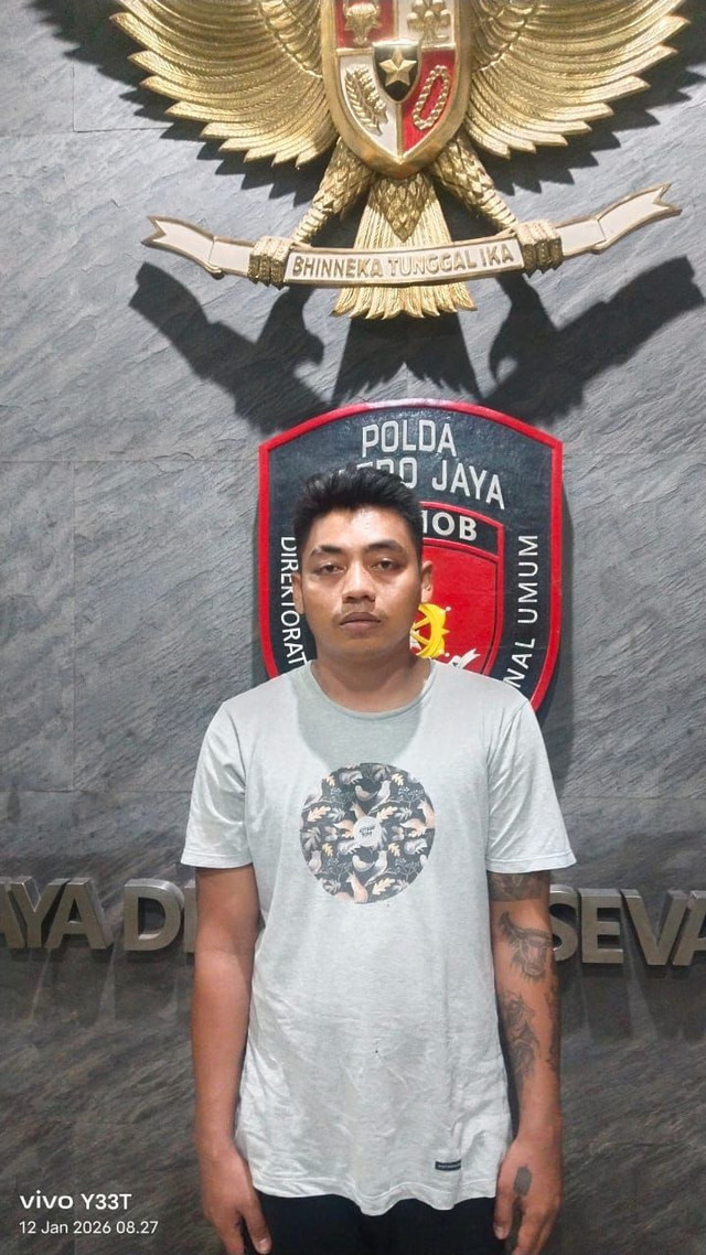 Tampang Ahmad Riansyah, pelaku pembunuhan yang juga suami siri dari SM, terapis spa yang ditemukan tewas di dalam kamar kos di Bekasi. Foto: Dok. Istimewa