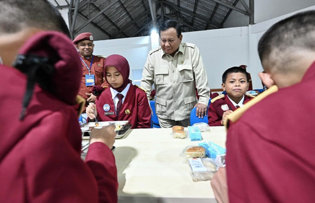 Presiden Prabowo meresmikan 166 Sekolah Rakyat yang dipusatkan di Sekolah Rakyat Terpadu (SRT) 9 Banjarbaru, Kalsel (12/1/2026). Foto: BPMI Setpres