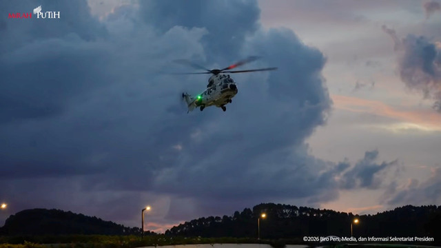 Helikopter yang ditumpangi Presiden Prabowo Subianto tiba di Ibu Kota Nusantara (IKN), Penajam Paser Utara, Kalimantan Timur, Senin (12/1/2026). Foto: YouTube/ Sekretariat Presiden