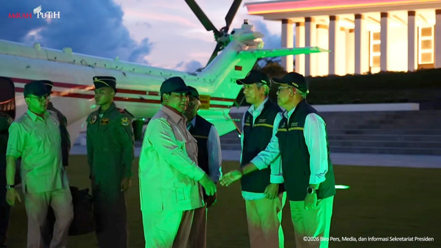 Presiden Prabowo Subianto tiba di Ibu Kota Nusantara (IKN), Penajam Paser Utara, Kalimantan Timur, Senin (12/1/2026). Foto: YouTube/ Sekretariat Presiden