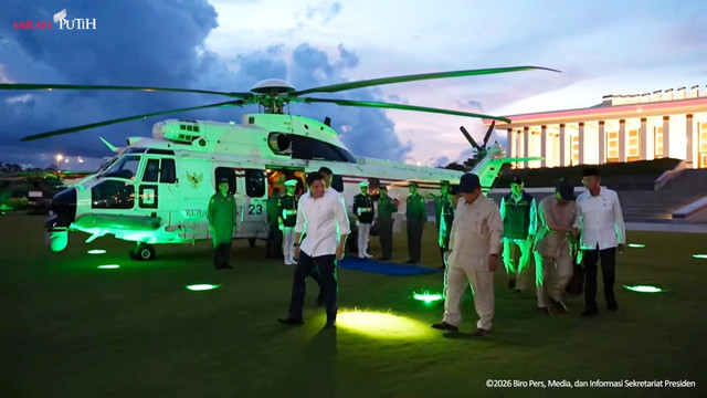 Presiden Prabowo Subianto tiba di Ibu Kota Nusantara (IKN), Penajam Paser Utara, Kalimantan Timur, Senin (12/1/2026). Foto: YouTube/ Sekretariat Presiden