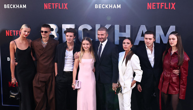 Nicola Peltz saat tiba untuk menghadiri Premiere film "Beckham" di London, Inggris pada 3 Oktober 2023. Foto: HENRY NICHOLLS / AFP