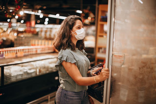 Ilustrasi konsumsi frozen food siap saji. Foto: Pexels.