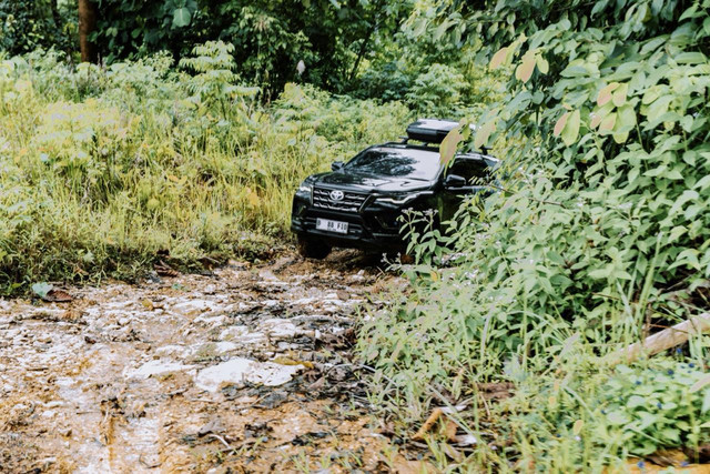 ID42ner taklukkan medan Off Road di bumi Borneo