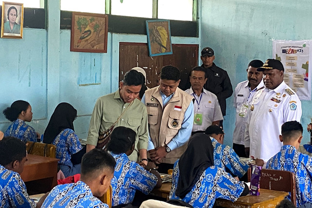 Wakil Presiden RI, Gibran Rakabuming Raka mengunjungi SMAN 1 Wamena di Jayapura, Papua Pegunungan, Rabu (14/1/2026). Foto: Dok. Muhammad Zamachsyari