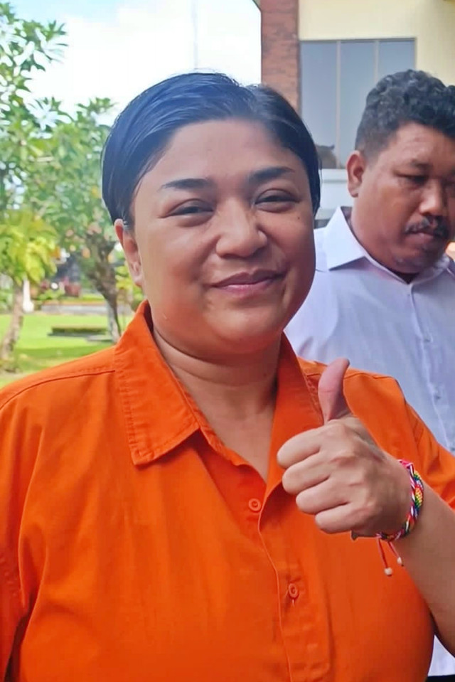 Sevty Utami Nandha (perempuan, 40 tahun), tersangka kasus narkoba saat dihadirkan di Polresta Denpasar. Foto: Denita br Matondang/kumparan