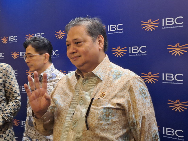 Menko Perekonomian Airlangga Hartarto ditemui di Hotel Mulia, Jakarta Selatan pada Rabu (14/1/2026).
 Foto: Argya D. Maheswara/kumparan 