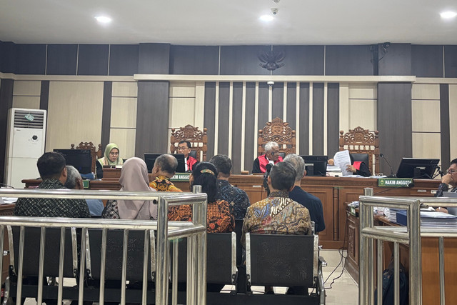 Sejumlah pejabat dan mantan pejabat Pemkab Klaten menjadi saksi dalam sidang di Pengadilan Tipikor Semarang, Rabu (14/1/2026). Foto: Intan Alliva Khansa/kumparan