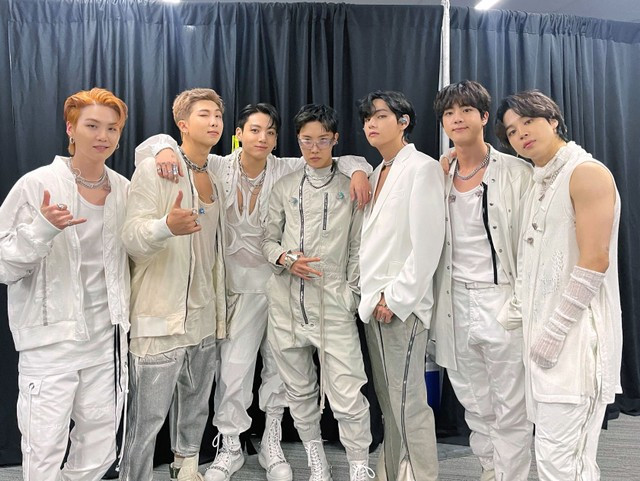 Ilustrasi Kapan Terakhir BTS Konser di Indonesia. Foto: dok twitter @bts_bighit/ KumparanK-POP