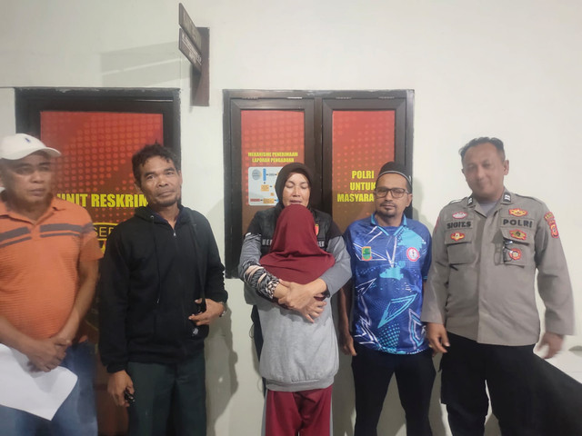 Seorang siswi SD berinisial GA asal Desa Cengkong, Kecamatan Purwasari, Karawang dikabarkan hilang sampai dilaporkan ke polisi, ternyata ngumpet di lemari. dok  Foto: Dok. Istimewa