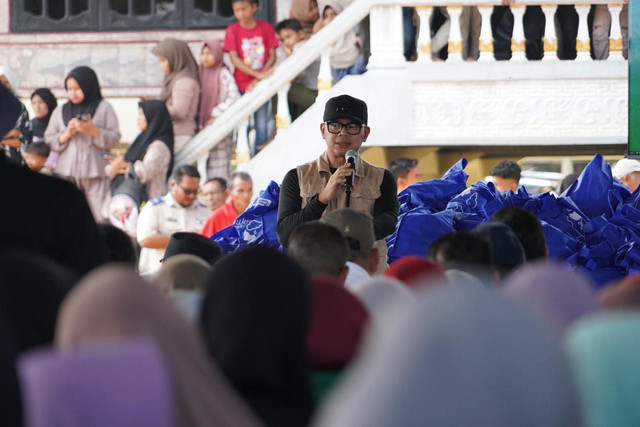 Wamendagri Bima Arya dalam acara Ground Breaking Rehabilitasi Sawah Terdampak Bencana Aceh-Sumatera di Desa Pinto Makmur, Muara Batu, Aceh Utara, Aceh, Kamis (15/1/2026). Foto: Kemendagri RI