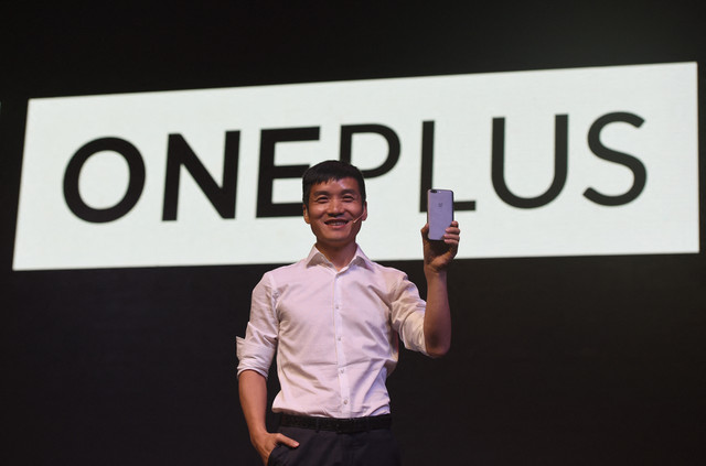 CEO produsen ponsel pintar asal China, OnePlus, Pete Lau. Foto: Punit Paranjpe/AFP