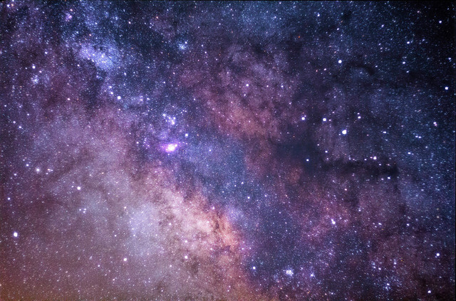 Allah menyaksiakan segala sesuatu yang ada di alam semesta. Foto: Pixabay