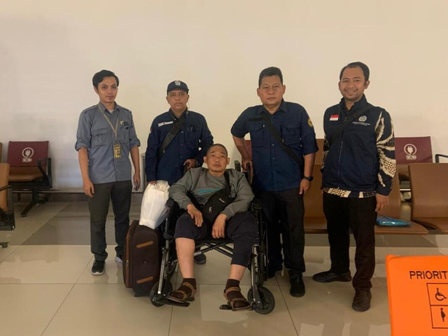 Pemulangan Warga Negara Indonesia (WNI) atau Pekerja Migran Indonesia (PMI) oleh Kementerian Luar Negeri dan KJRI Jeddah. Foto: Kemlu RI