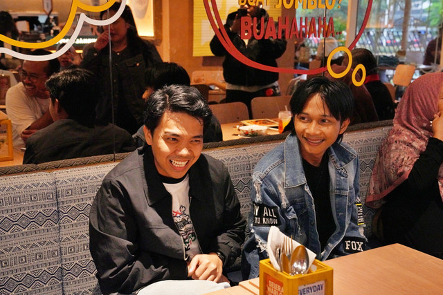 Arif Brata hingga Fajar Sadboy terlibat dalam web series Yang Penting Ada Cinta. Foto: Dok. Istimewa
