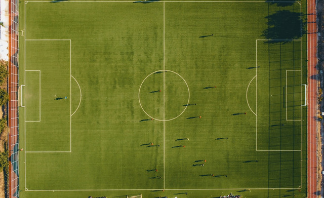 Ilustrasi drawing Piala AFF. Foto: Unsplash.com/Dion Martins