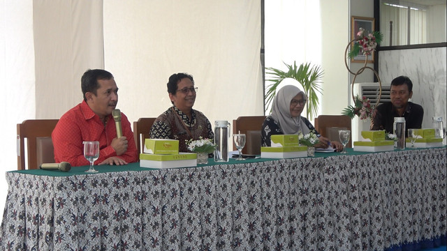 Ketua Komisi A DPRD DIY, Eko Suwanto (paling kiri), dalam Focus Group Discussion (FGD) Strategi Atasi Stunting, Kamis (15/1). Foto: Istimewa