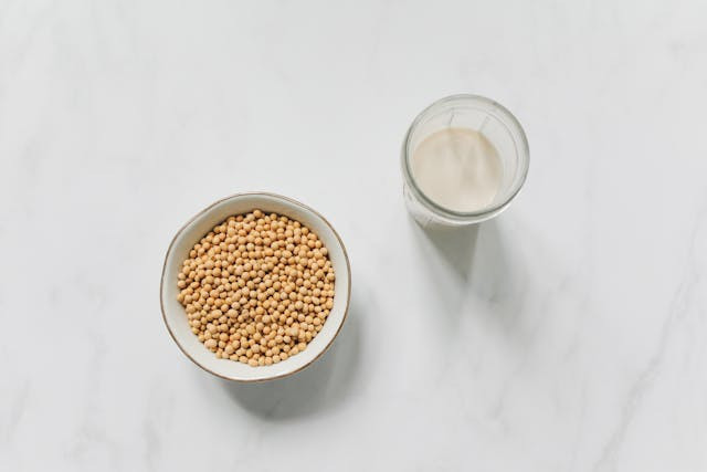 Ilustrasi Minuman Berbasis Susu Kedelai. Foto: Pexels.