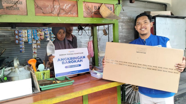 DT Peduli Yogyakarta Berikan Bantuan Modal Usaha untuk Angkringan Barokah (Sumber : DT Peduli)