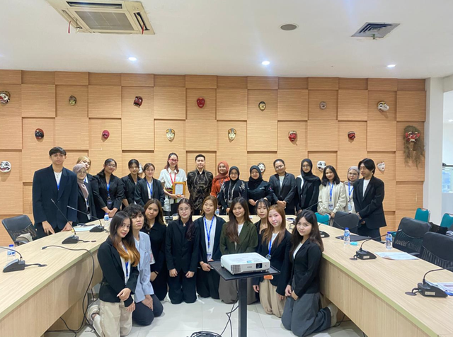 Mahasiswa Pariwisata LSPR Kunjungi TMII Bahas Pariwisata Budaya Digital