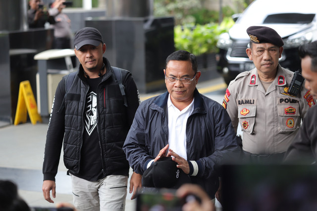 Bupati Pati Sudewo tiba di Gedung Merah Putih KPK, Jakarta, Selasa (20/1/2026). Foto: Jamal Ramadhan/kumparan